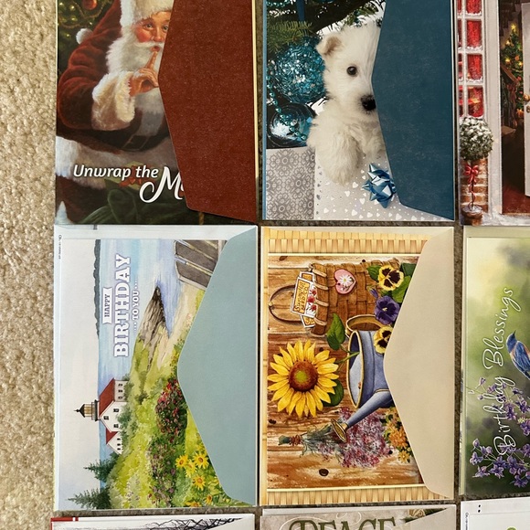 New 18 of different brand of cards with envelopes. - Picture 6 of 7